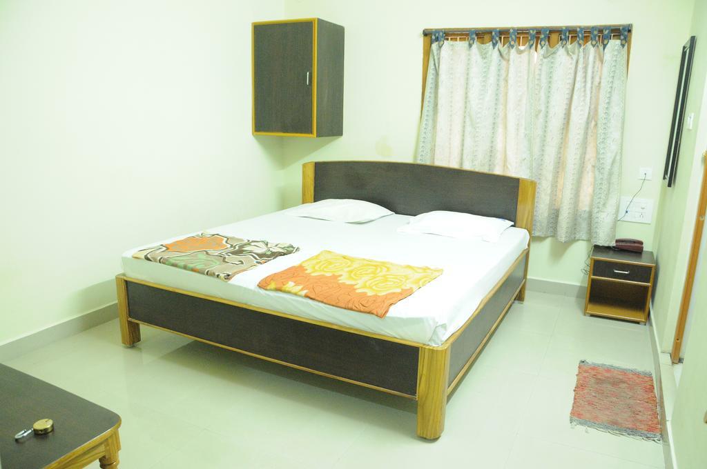 Hotel Agarala Residency Tirupati Room photo